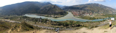 Panorama de Mtskheta et du confluent de la Koura et de l'Aragvi.